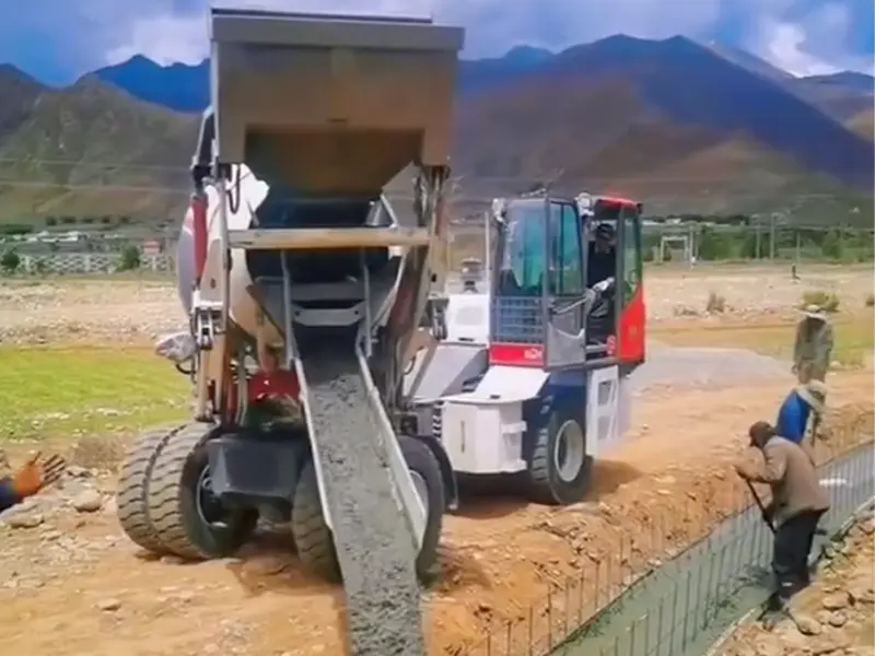 Self-Loading Concrete Mixer Truck